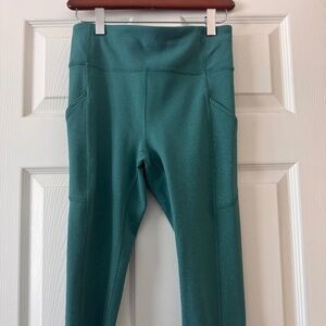 Lululemon crop leggings with pockets 17”